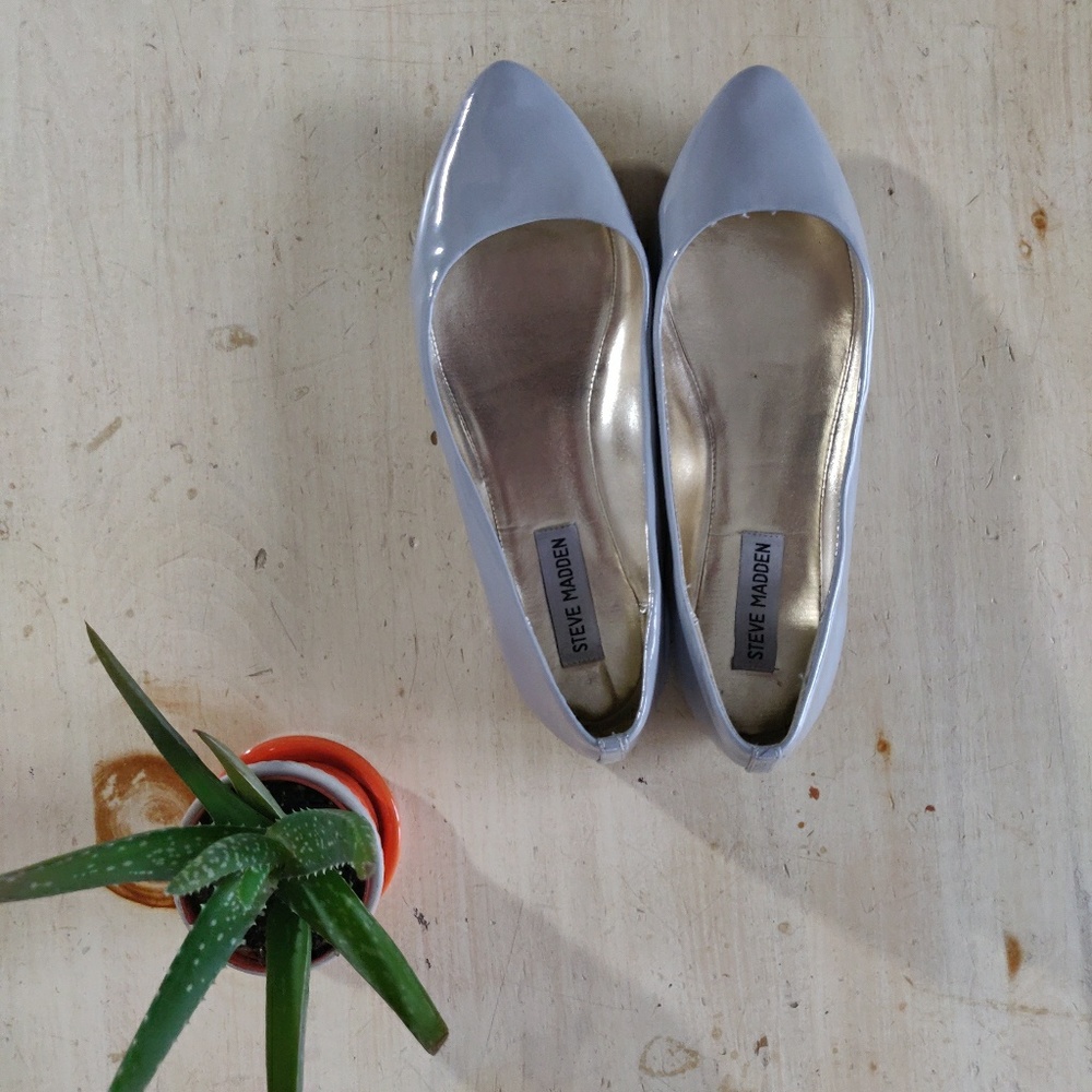 NWOT Steve Madden Angel patent gray flats pointed